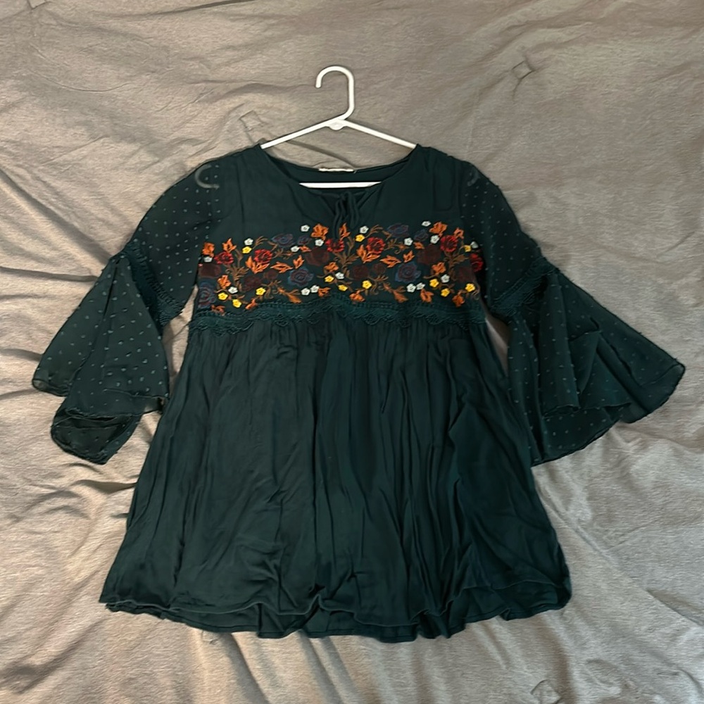 Altar’d State dark green embroidered quarter sleeve tunic top